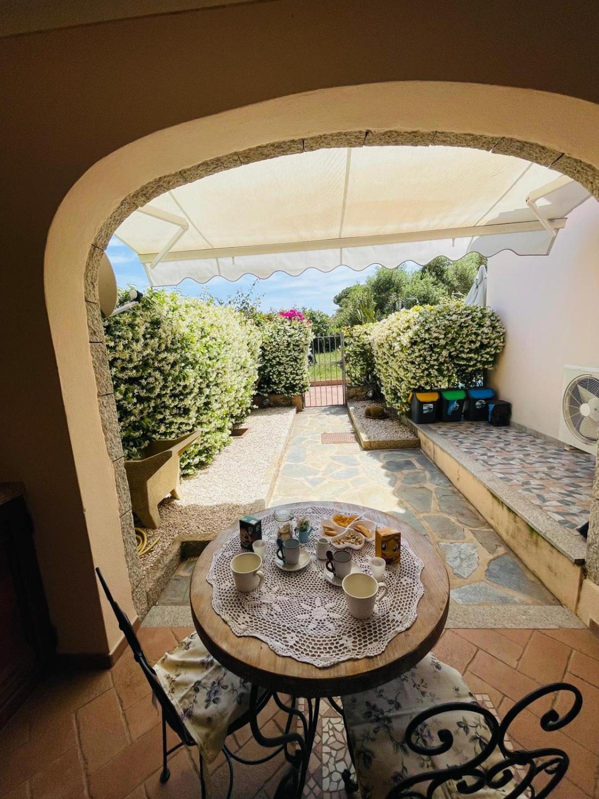 Appartamento Le Querce Vaccileddi Exterior foto